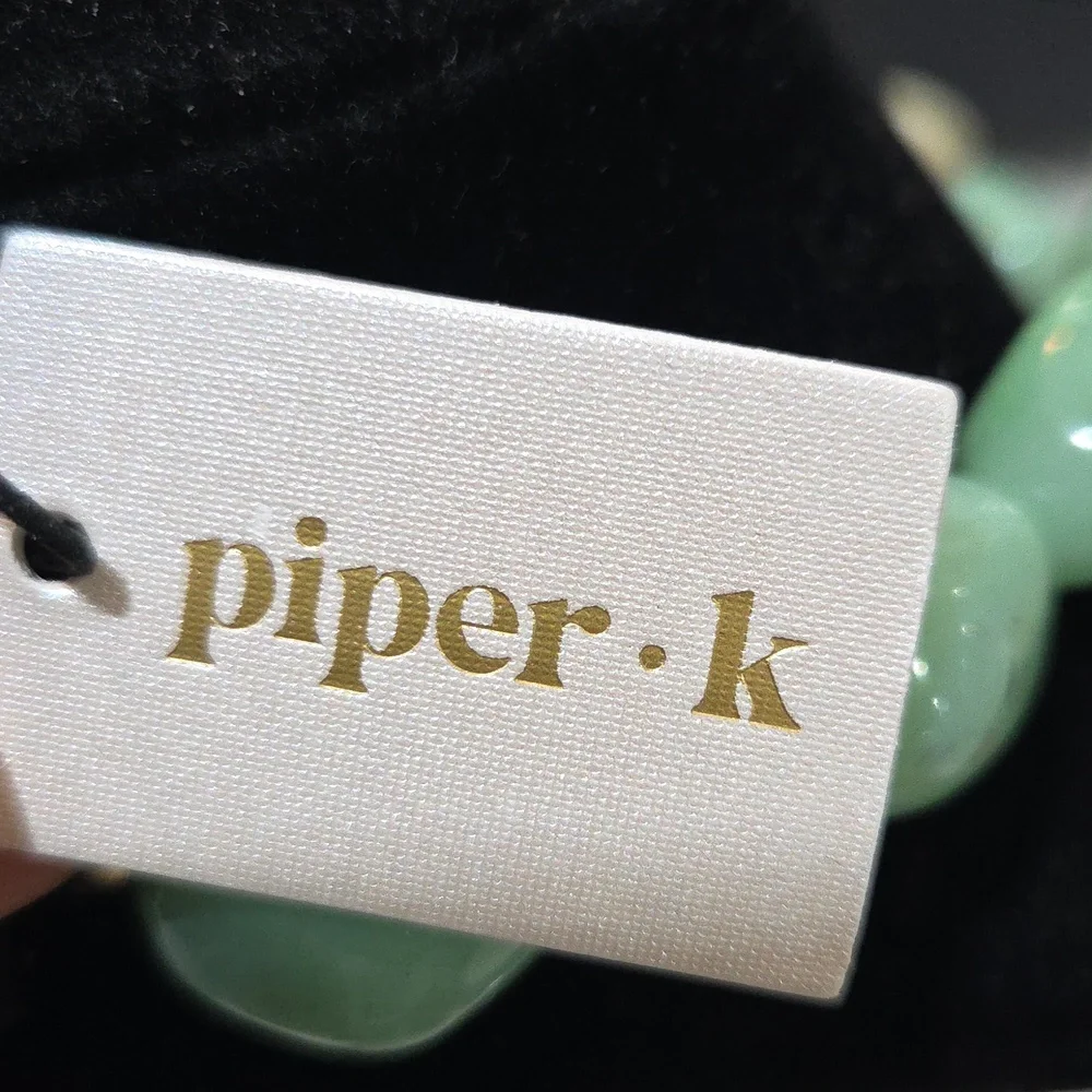 💚▪️Piper K ▪️Elegant Green  Beaded and Cream Floral Pendant  17in Necklace